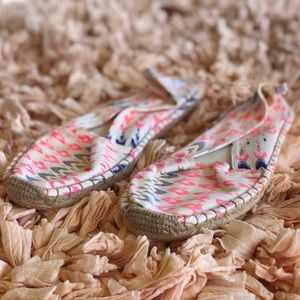 BRAND NEW A.E Outfitters Sz 10